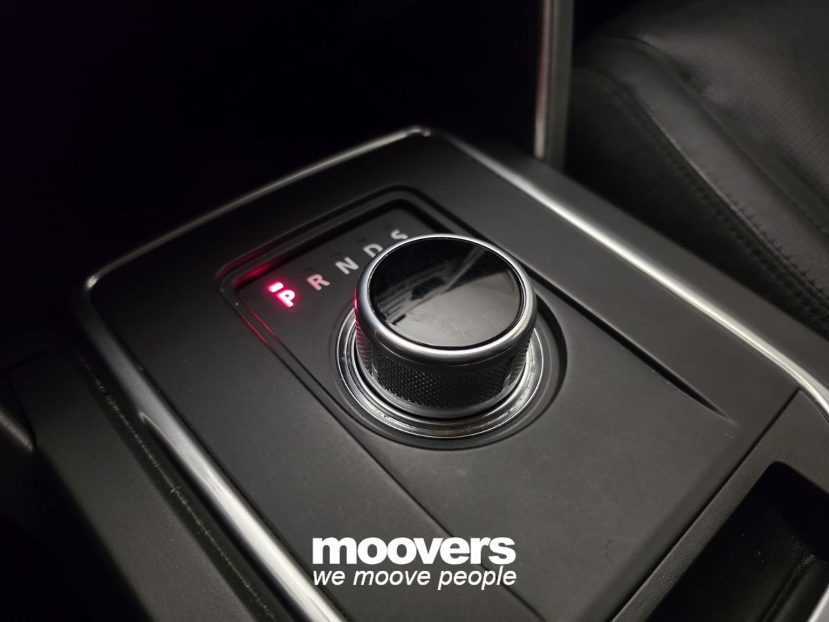 LAND ROVER Discovery Sport 2.0 TD4 180 CV HSE